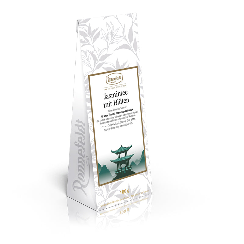 Jasmintee mit Blüten