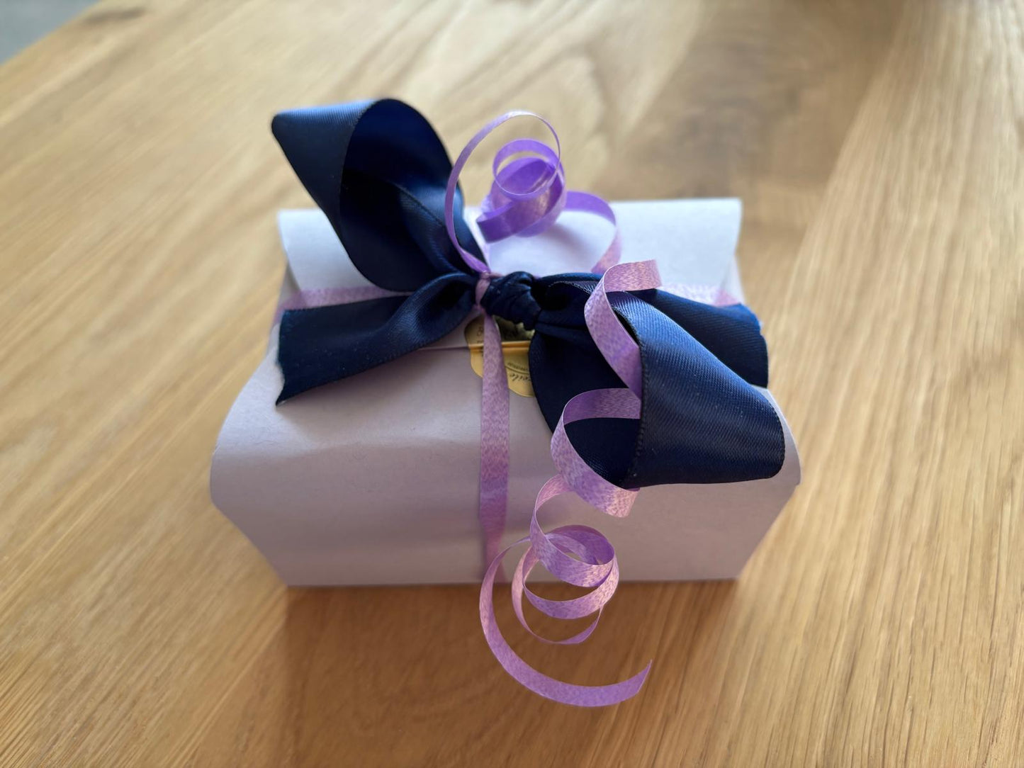 12 alkoholische Pralinen gemischt als Geschenk