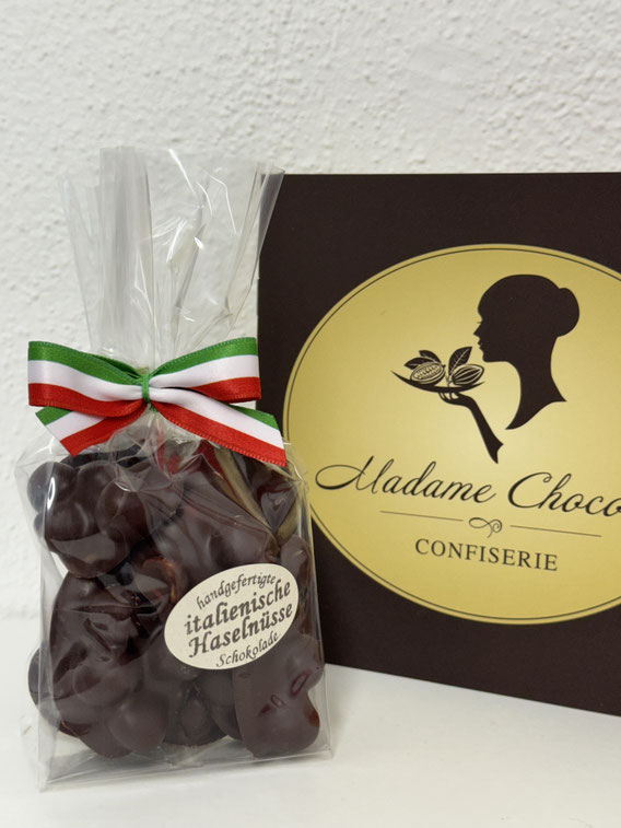 Italian hazelnuts in dark chocolate